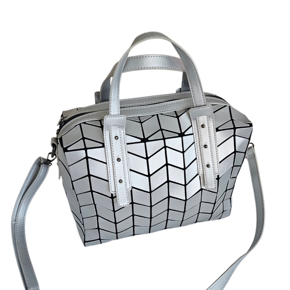 Emilio Pepe Italy Silver Geometric Women's Handbag - Picture 6 of 10